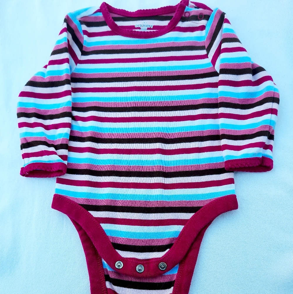 🎈3 for $10🎈Old Navy Bodysuit size 6-12 months NWOT